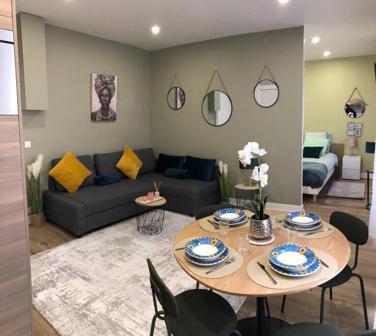 Appartement Lechappee Belle Metro 9 Wifi-Clim-Parking Free-Netflix à Montreuil  Extérieur photo